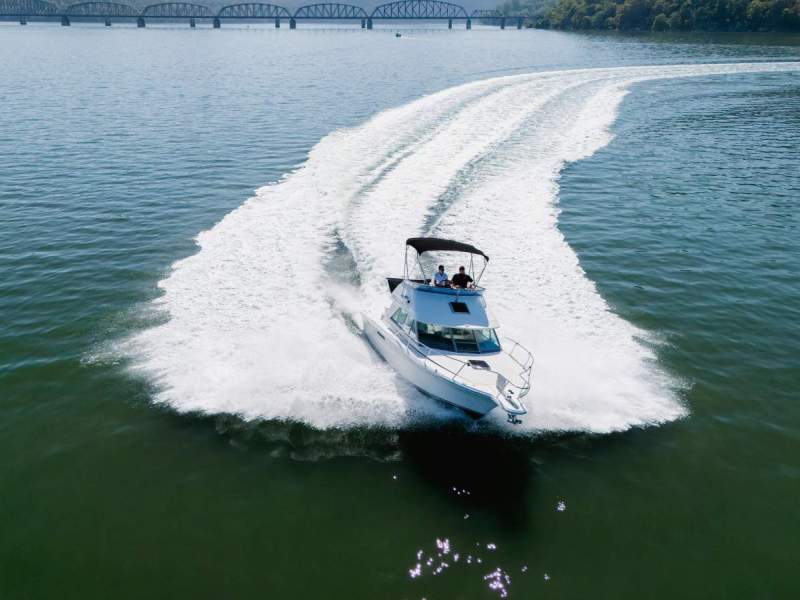 Sea Ray 310 Sports Bridge