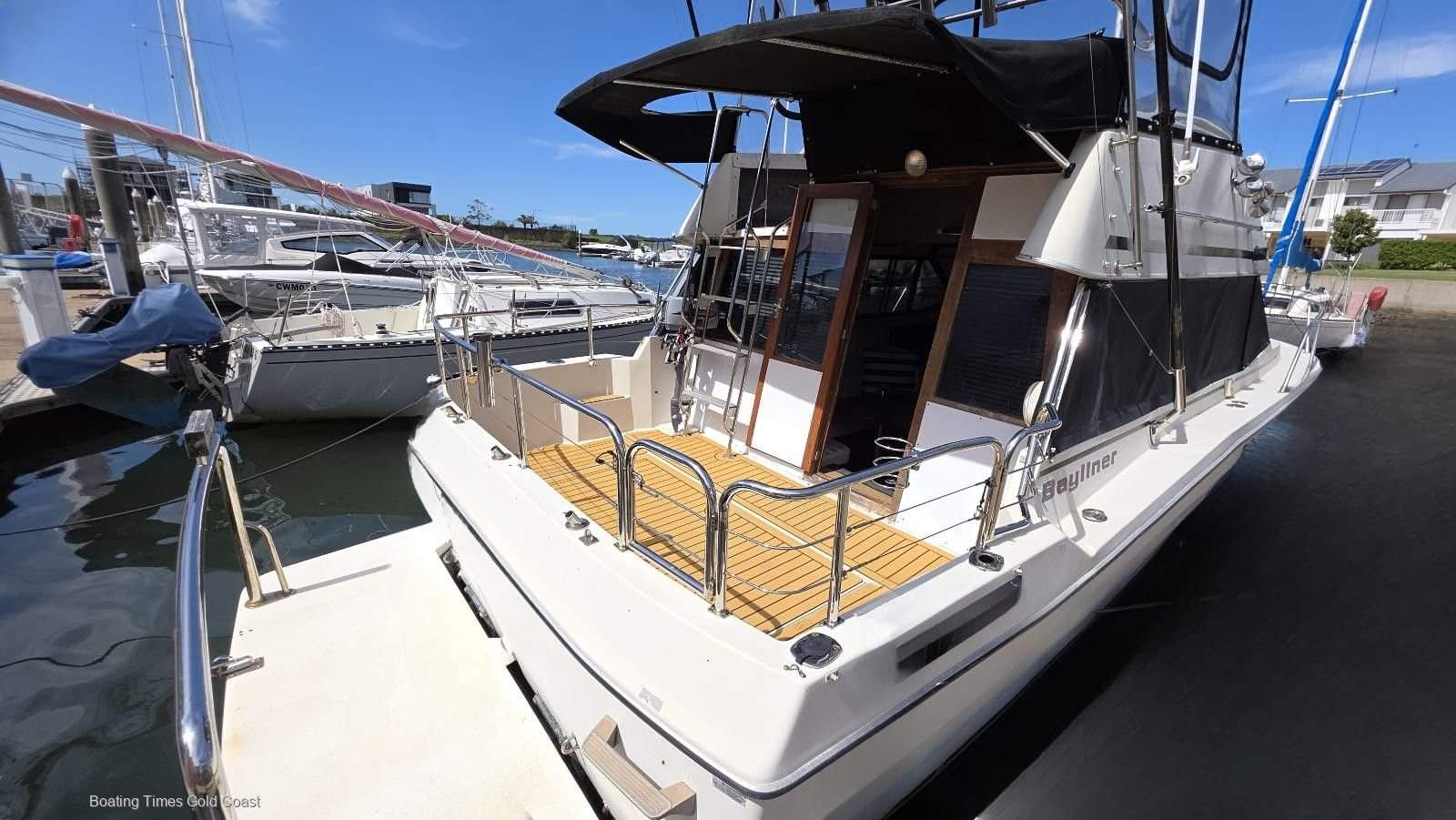 Bayliner 2855 Contessa Flybridge