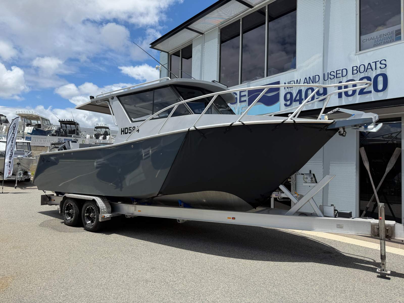 Oceanic Fabrication 8.2 Hardtop - With 400HP Mercury V10!! (66 Hours)