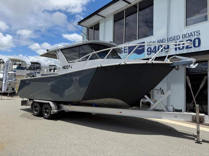 Oceanic Fabrication 8.2 Hardtop - With 400HP Mercury V10!! (66 Hours)