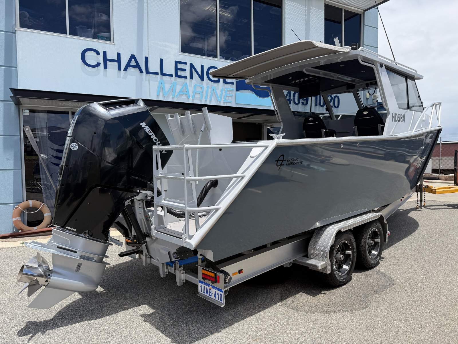 Oceanic Fabrication 8.2 Hardtop - With 400HP Mercury V10!! (66 Hours)