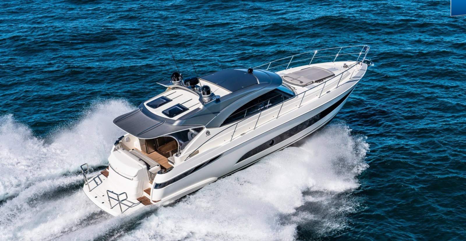 Riviera 4800 Sport Yacht Platinum Edition