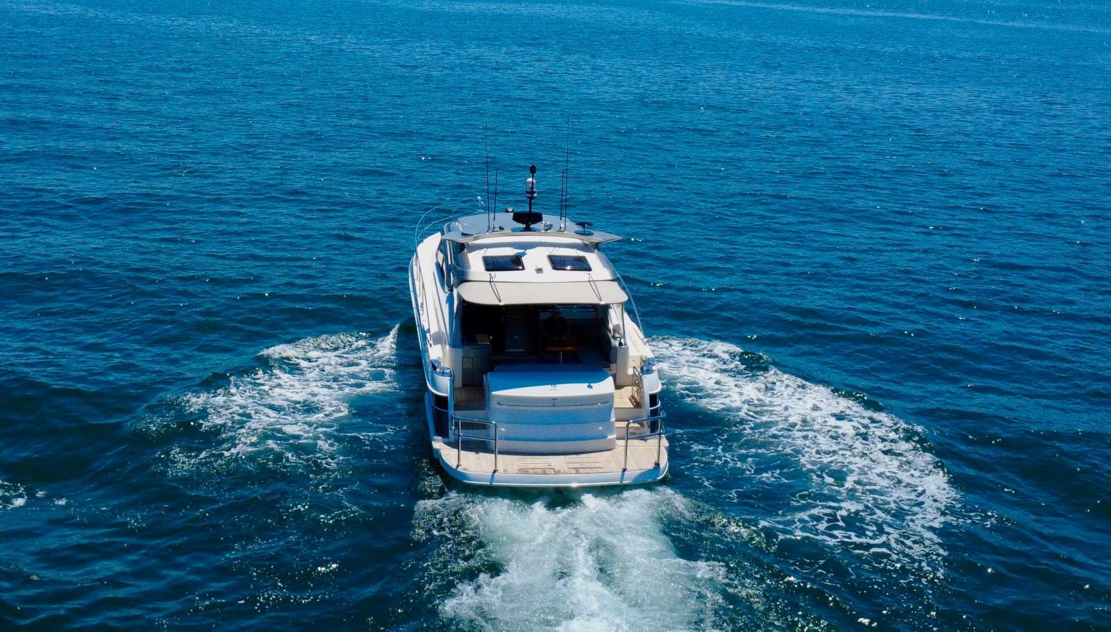 Riviera 4800 Sport Yacht Platinum Edition