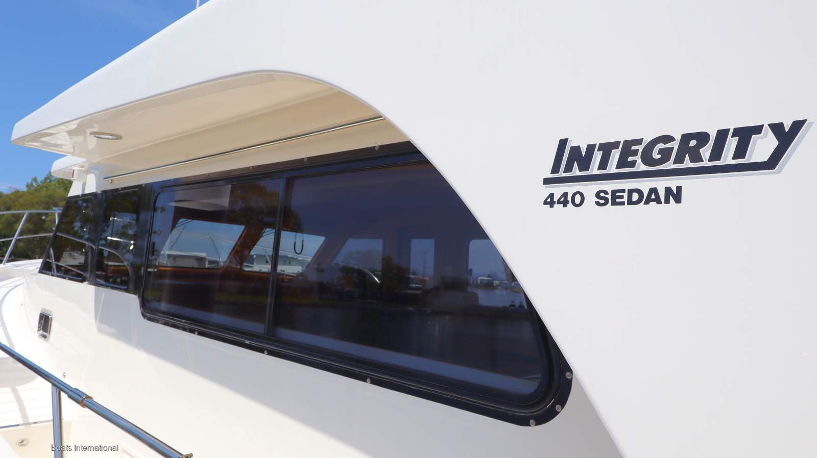Integrity 440 Sedan
