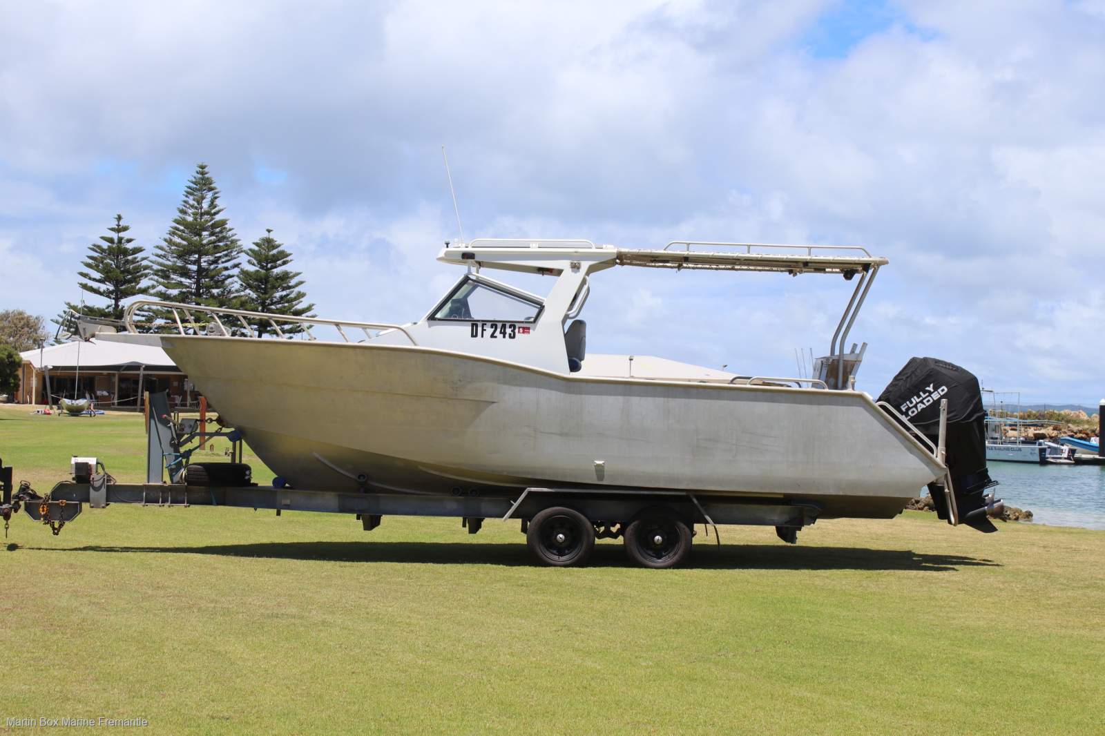 Sea Rider Walkaround with 2020 Mercury V6 Outboards