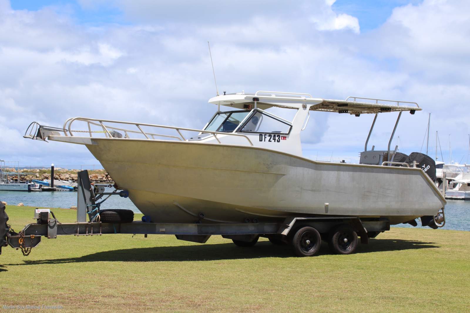 Sea Rider Walkaround with 2020 Mercury V6 Outboards