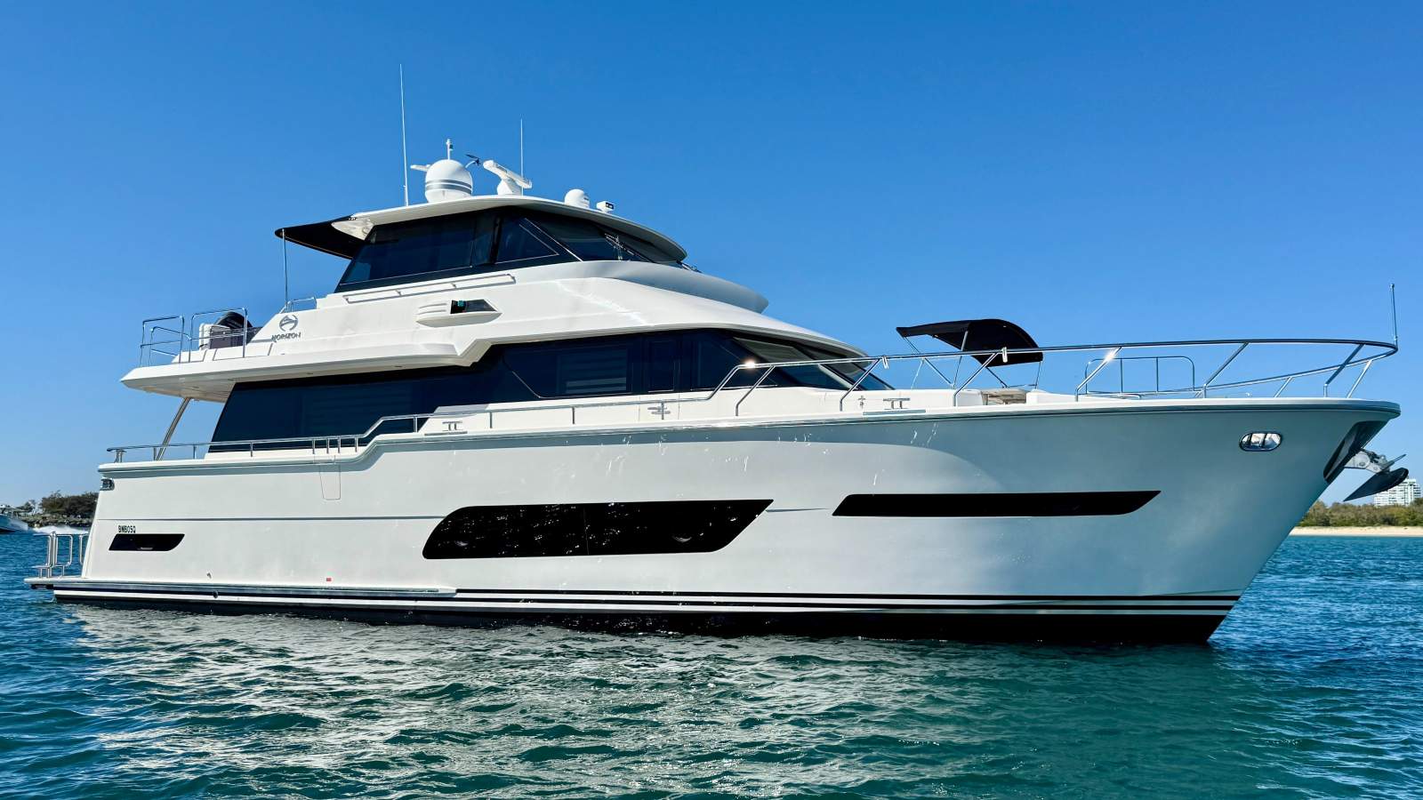 Horizon Yacht V72
