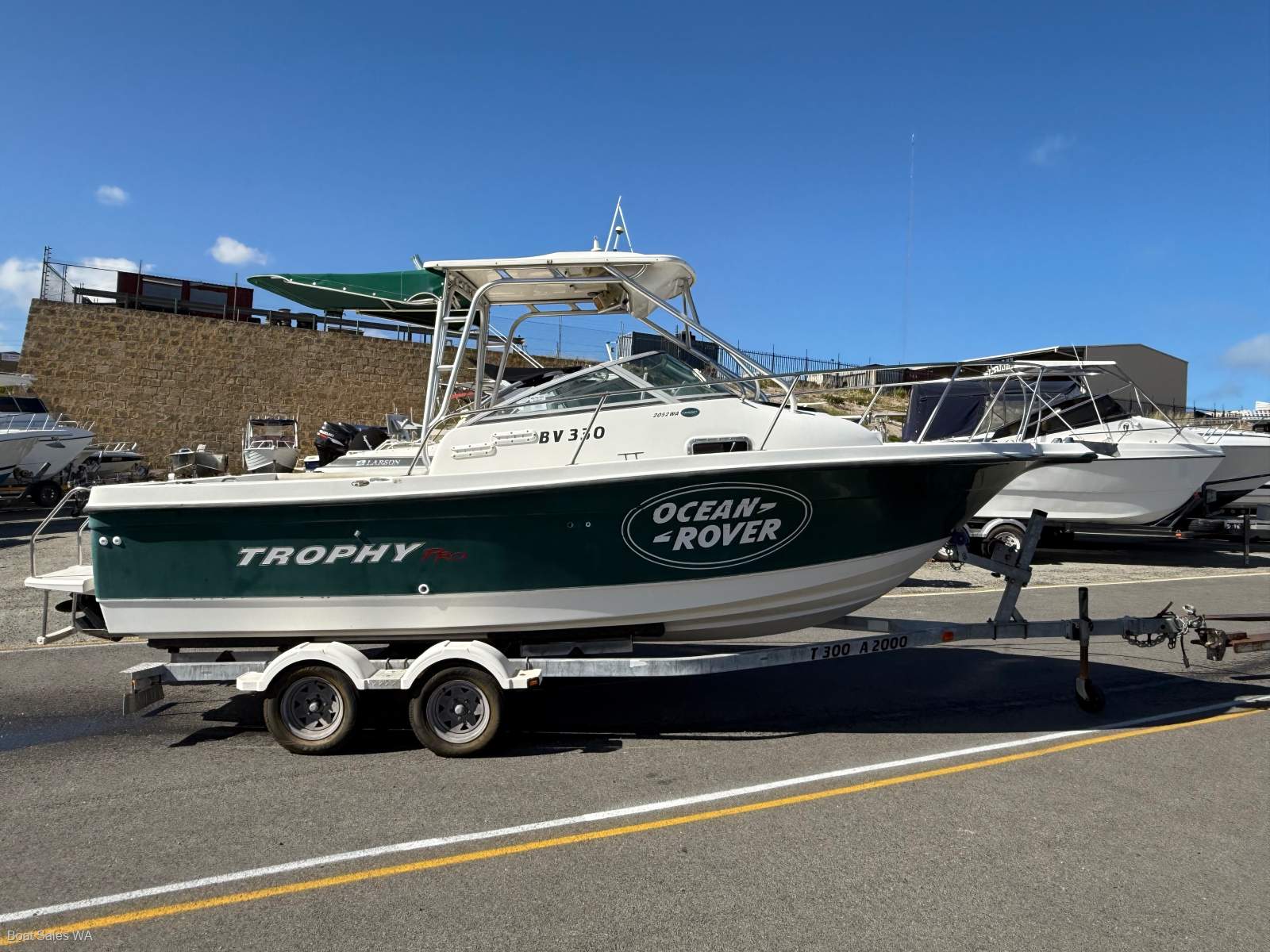 Trophy 2052 Walkaround 2.0L 170Hp Diesel Mercruiser/Cummings 559hrs