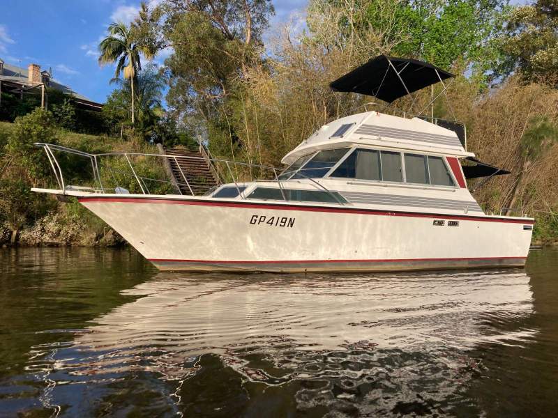 Mariner 34 Flybridge Diesels shafts Updates Impessive (Sydney Harbour)