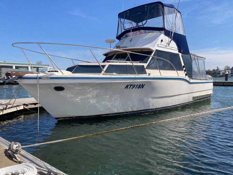 Cresta 32 Flybridge Fiberglass Shaft Drive (Sydney Harbour)