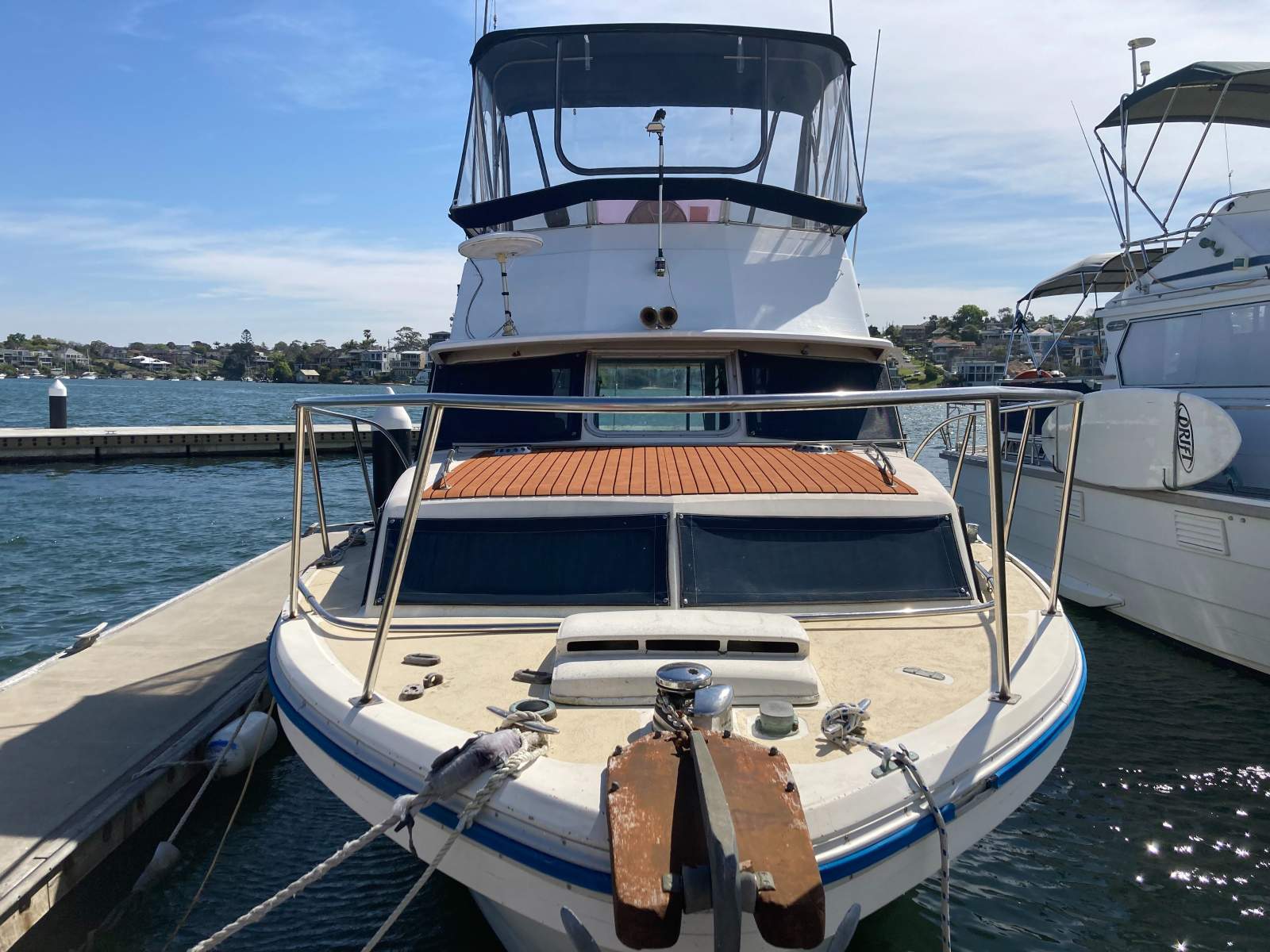 Cresta 32 Flybridge Fiberglass Shaft Drive (Sydney Harbour)