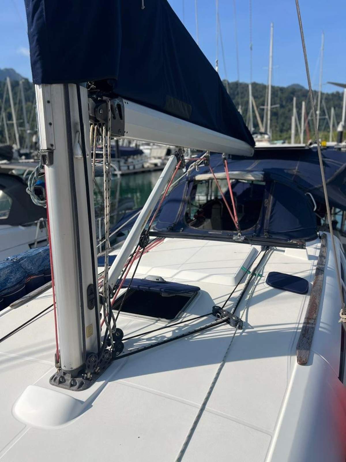 Jeanneau Sun Odyssey 42i for sale with Seaspray Yacht Sales Langkawi.:Jeanneau 42i for sale