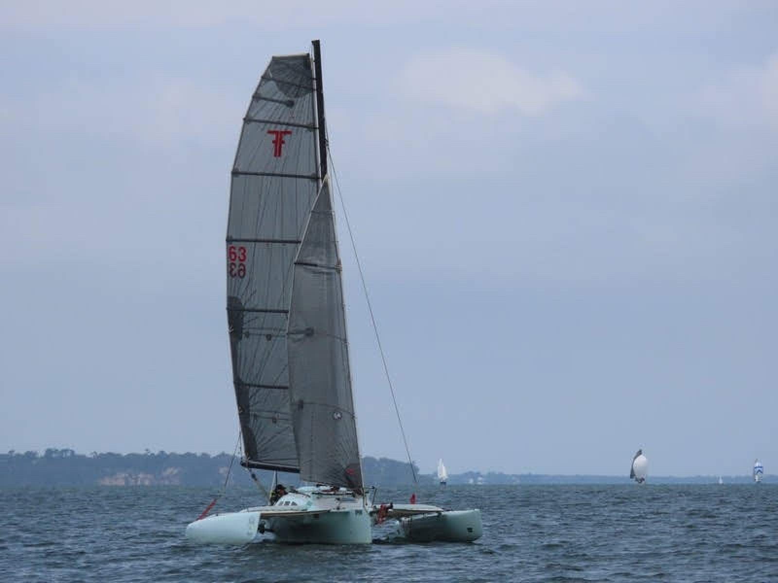 Farrier F-82R Trimaran - Swing Centreboard