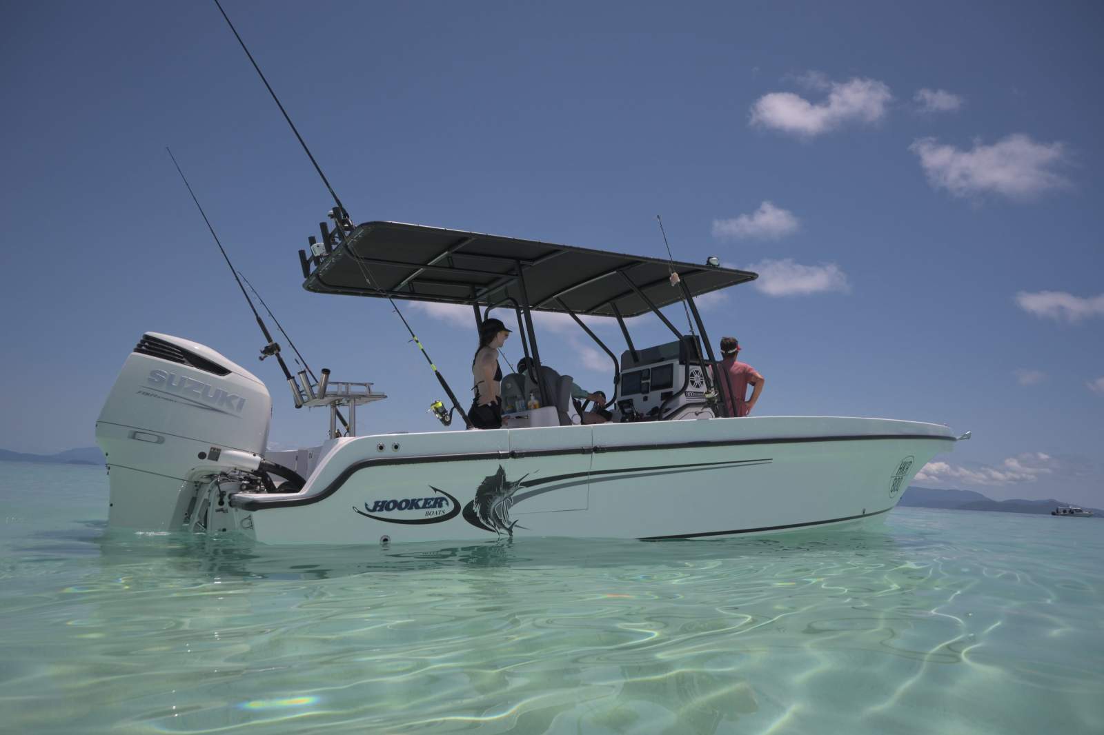 Hooker 8.0 Pro Fisherman Centre Console 2025