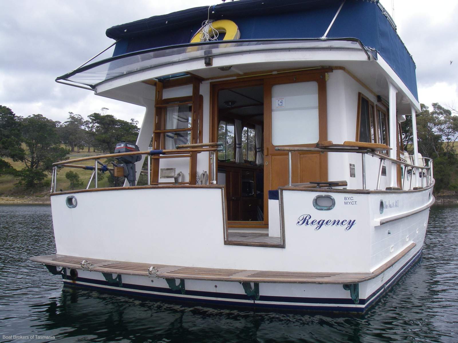 Regency Blue Seas 36 Mk 2. A pleasure to inspect. Excellent condition. Boat Brokers of Tasmania