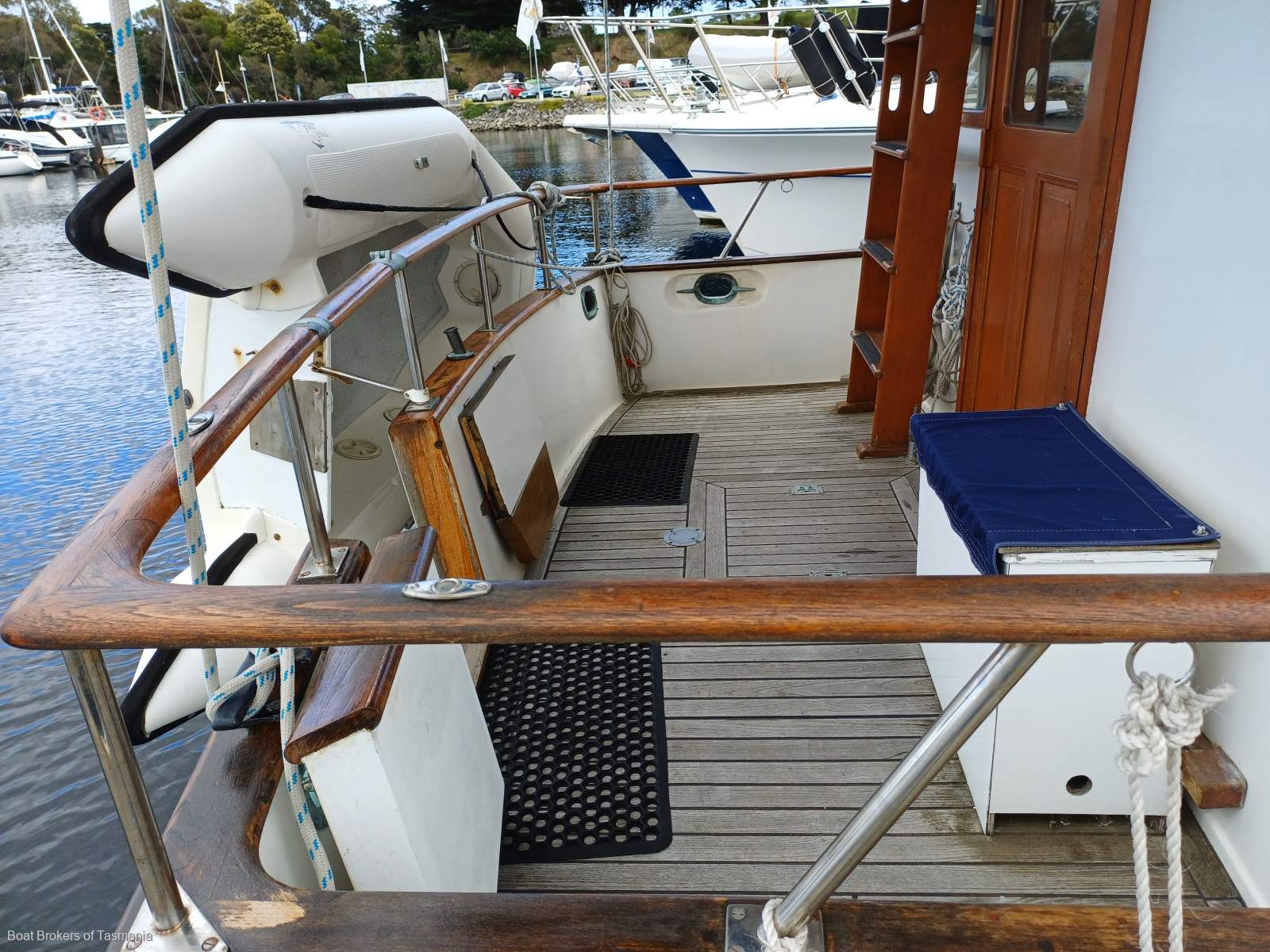 Regency Blue Seas 36 Mk 2. A pleasure to inspect. Excellent condition. Boat Brokers of Tasmania