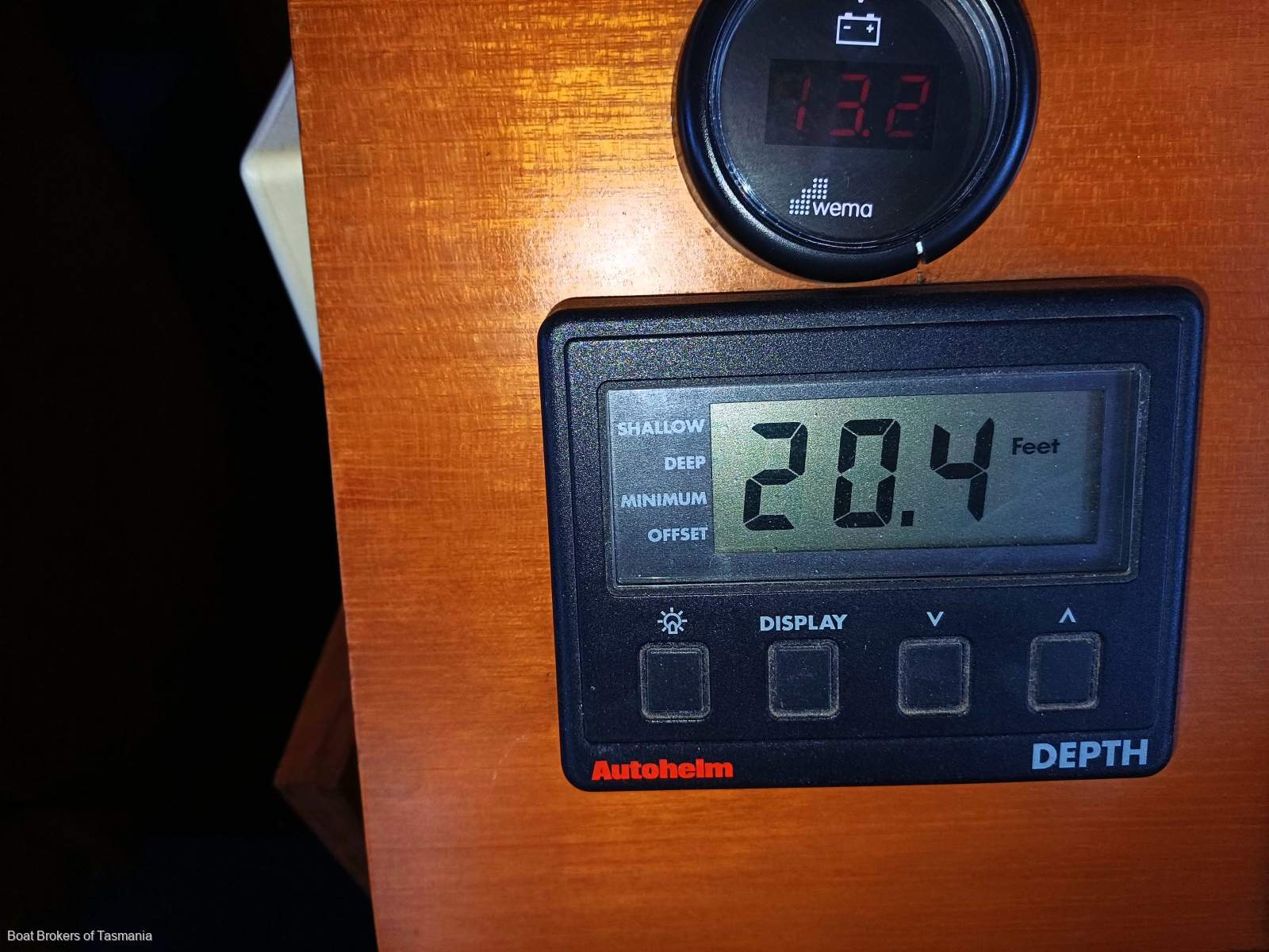 Regency Blue Seas 36 Mk 2. A pleasure to inspect. Excellent condition. Boat Brokers of Tasmania