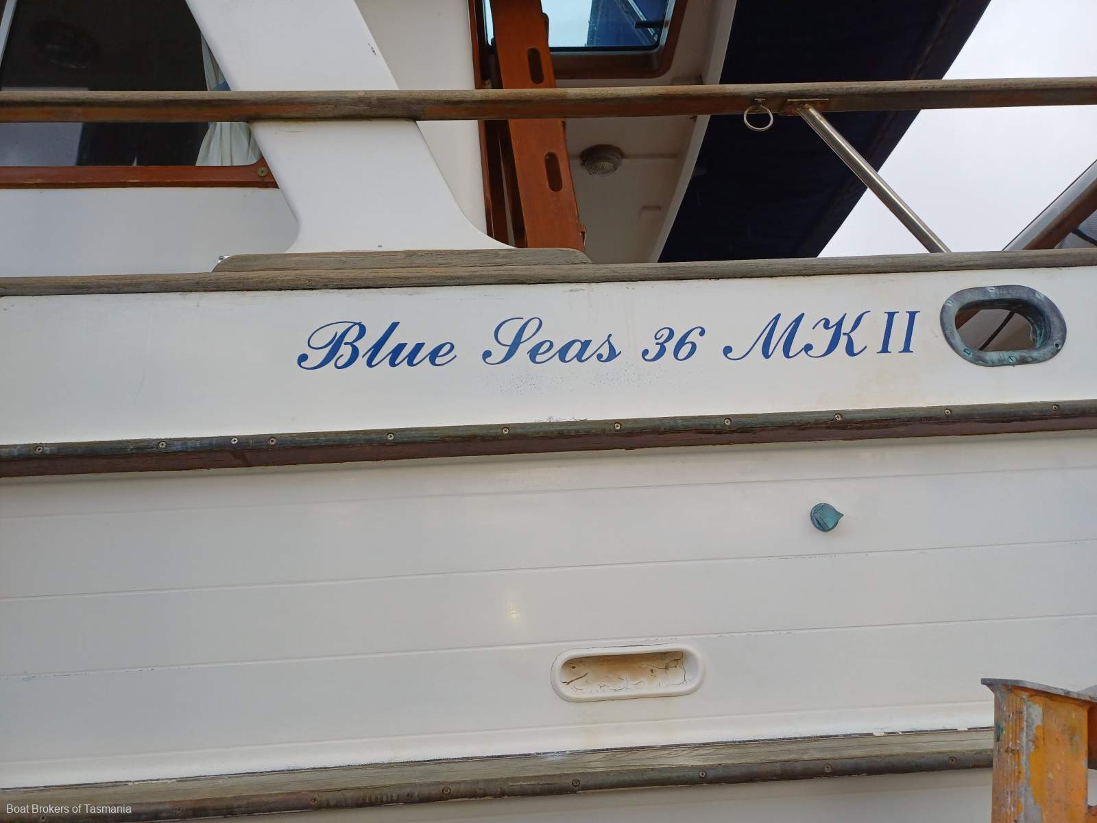 Regency Blue Seas 36 Mk 2. A pleasure to inspect. Excellent condition. Boat Brokers of Tasmania
