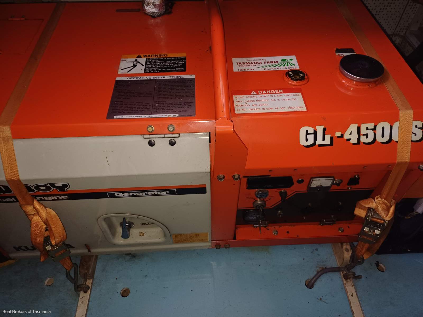 Regency Blue Seas 36 Mk 2. A pleasure to inspect. Excellent condition. Boat Brokers of Tasmania