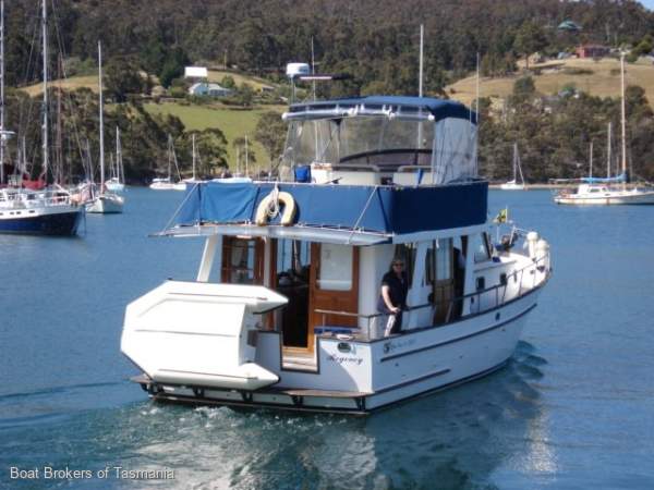 Regency Blue Seas 36 Mk 2. A pleasure to inspect. Excellent condition. Boat Brokers of Tasmania