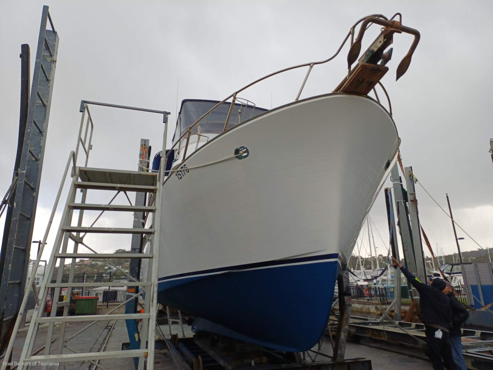 Regency Blue Seas 36 Mk 2. A pleasure to inspect. Excellent condition. Boat Brokers of Tasmania