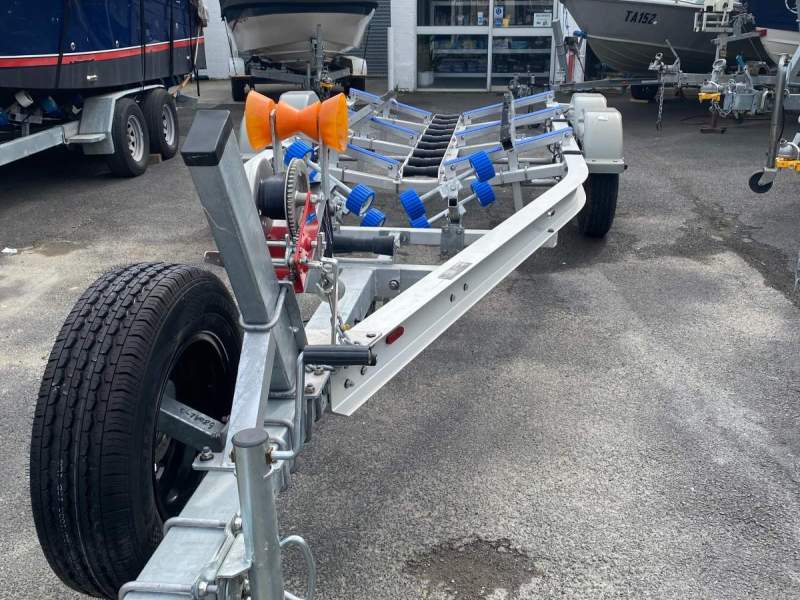 New 7.3 M Aluminium boat Trailer