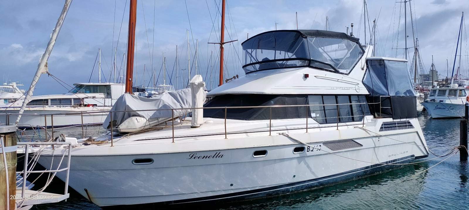 Bayliner 43 Aft Cabin