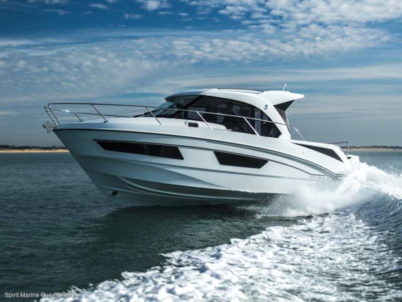 Beneteau Antares 9.0 OB