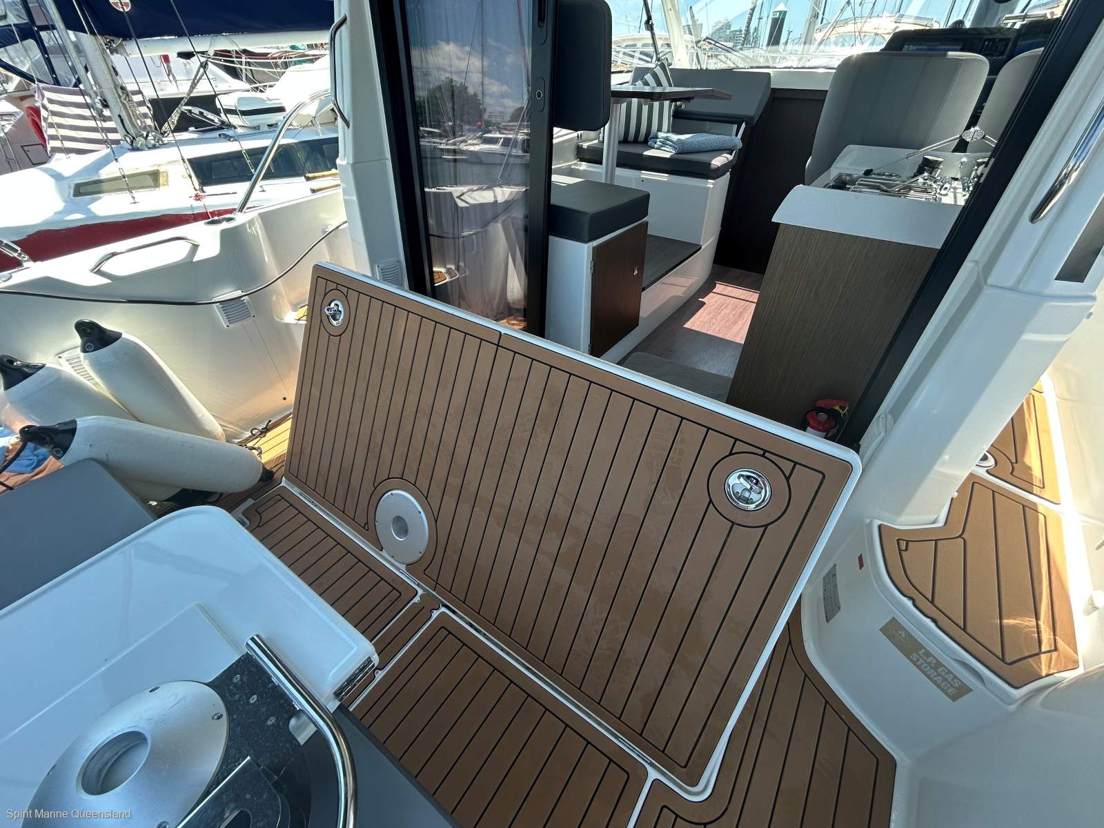 Beneteau Antares 9.0 OB