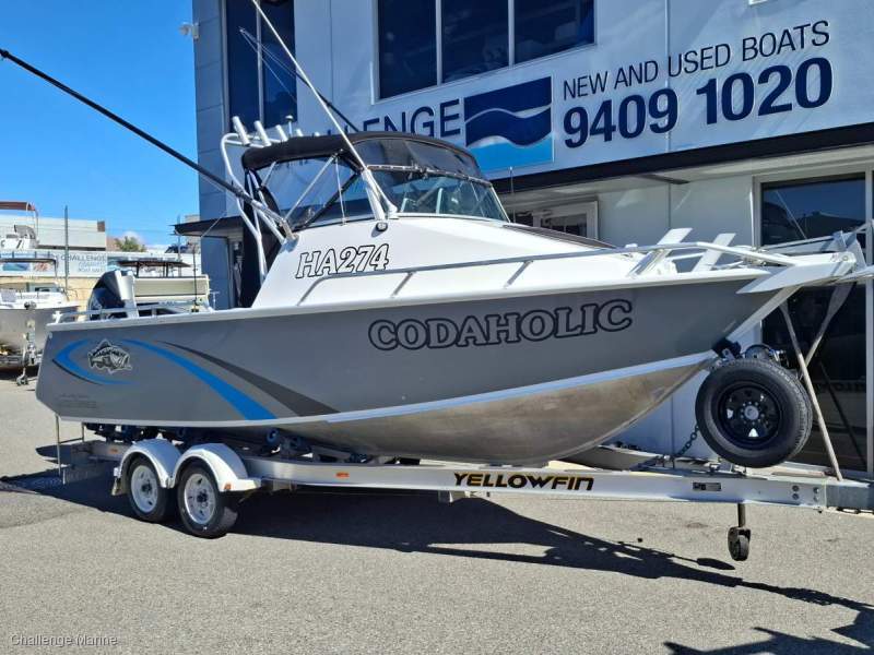 Yellowfin Plate 6200 Cabin - 2015 model 200 HP 4 stroke