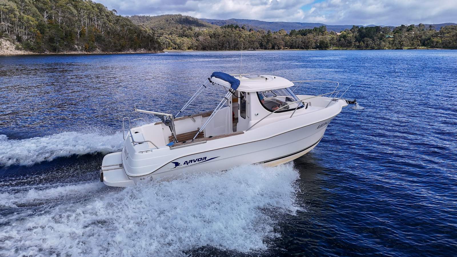 Arvor 215 DIESEL SHAFT, ROAD TRAILER, INCREDIBLE CONDITION!!