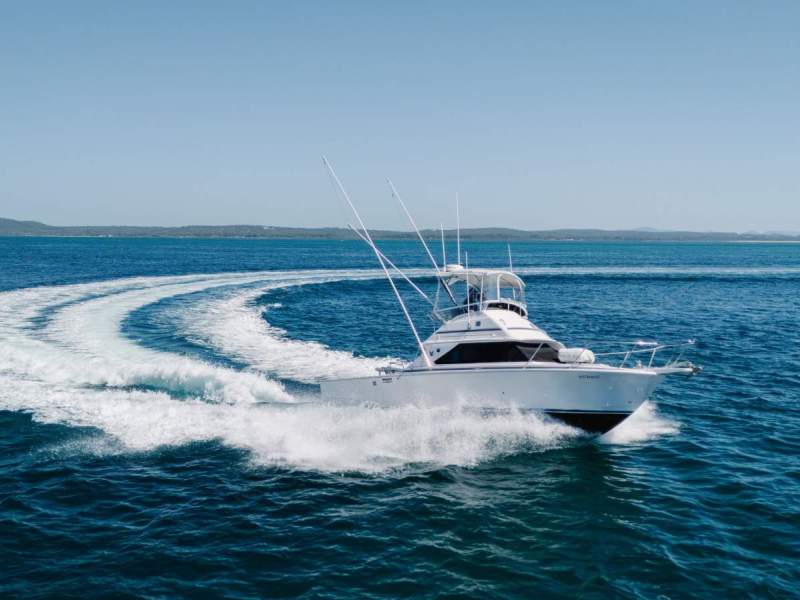 Caribbean 28 Flybridge Cruiser