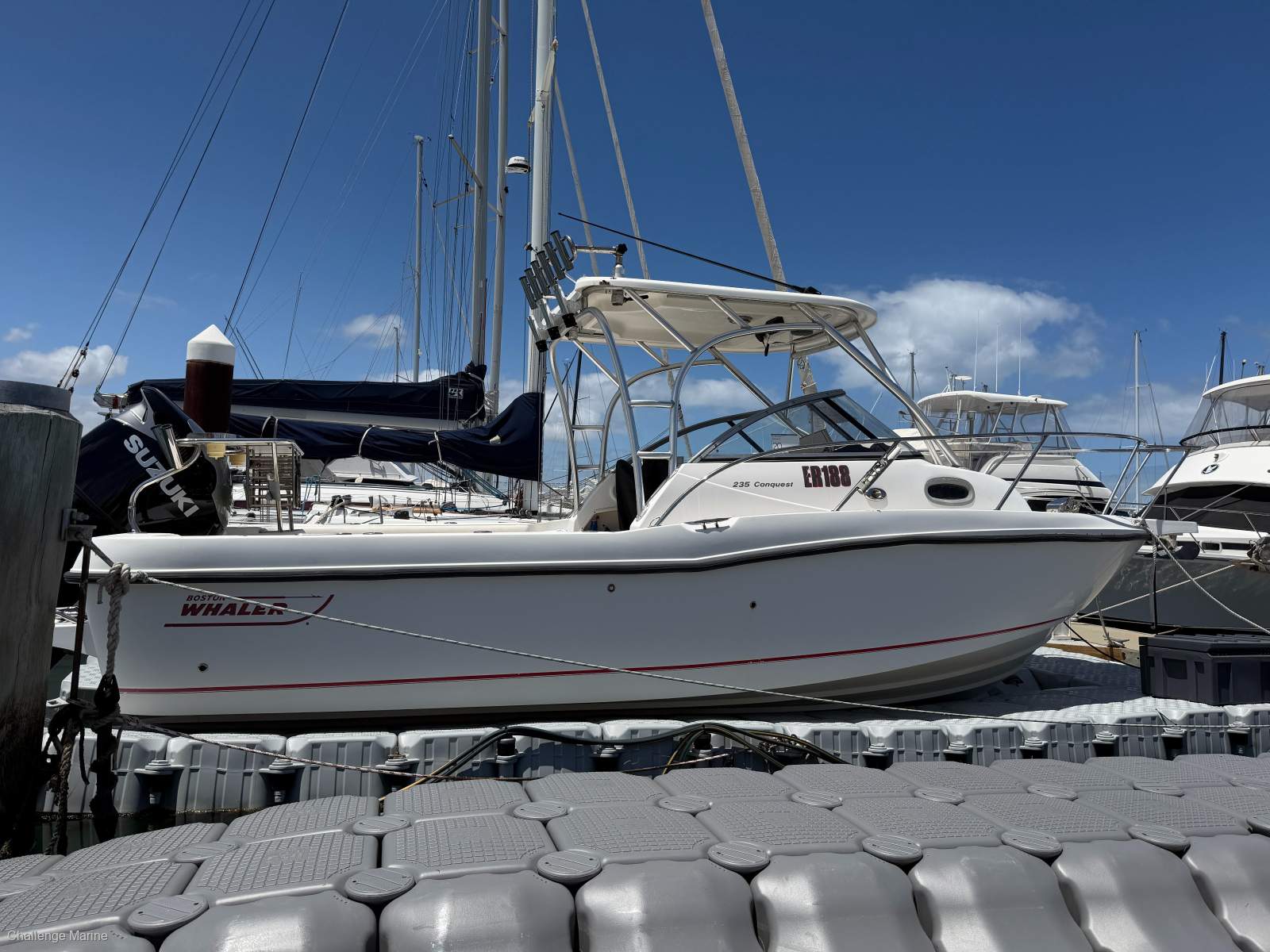 Boston Whaler 235 Conquest 2022 Suzuki 300