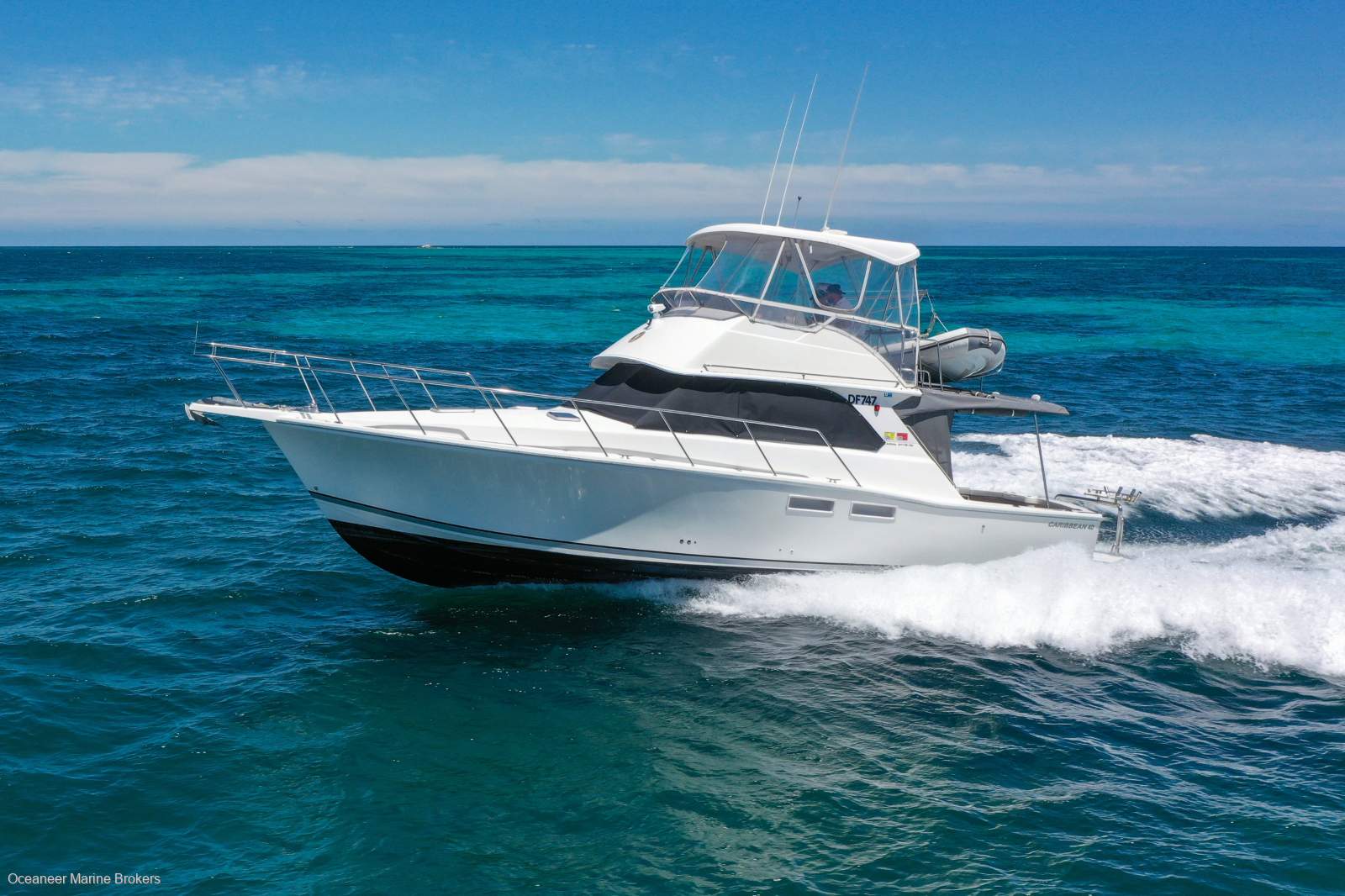 Caribbean 40 Flybridge Cruiser