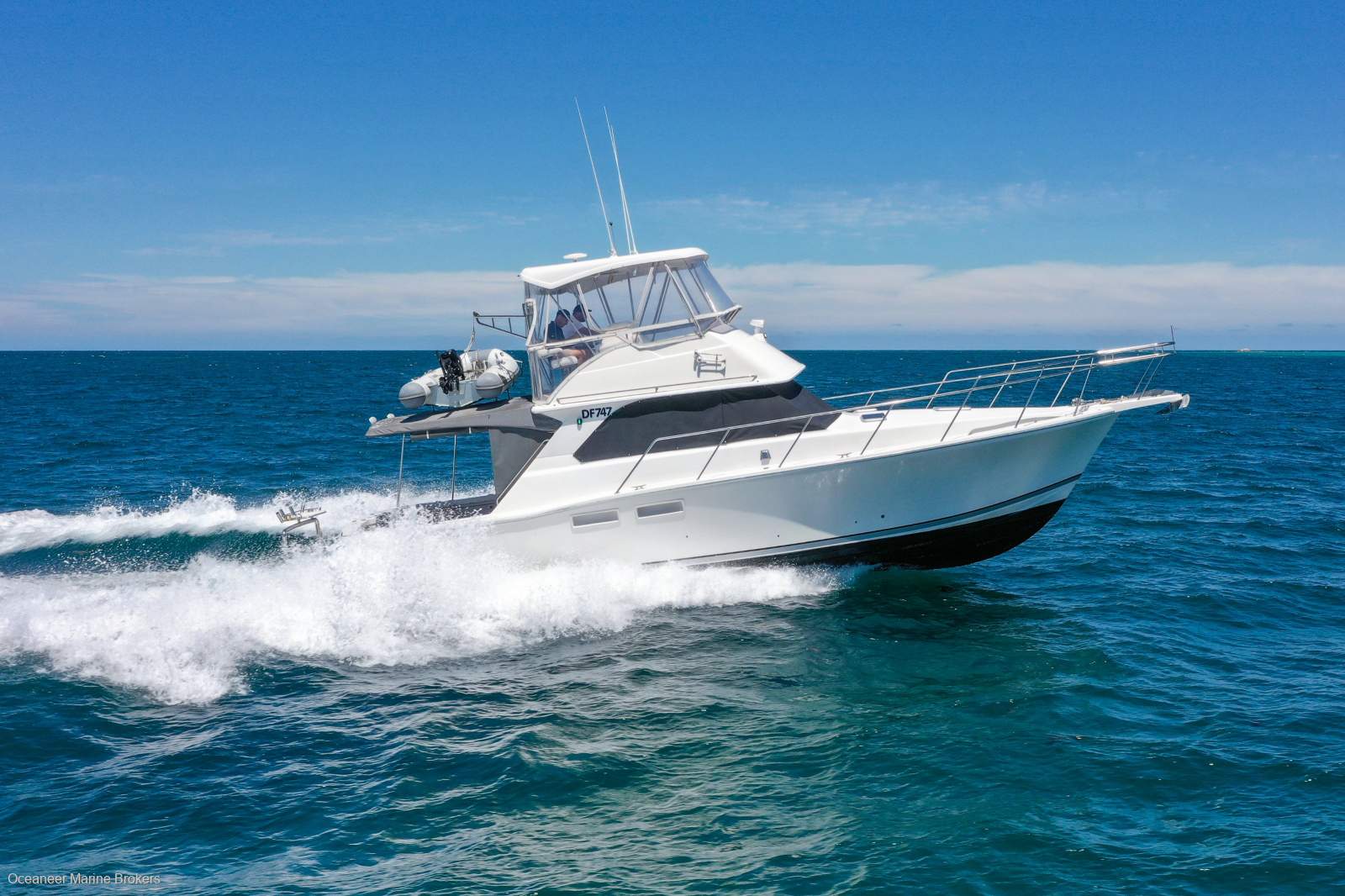 Caribbean 40 Flybridge Cruiser