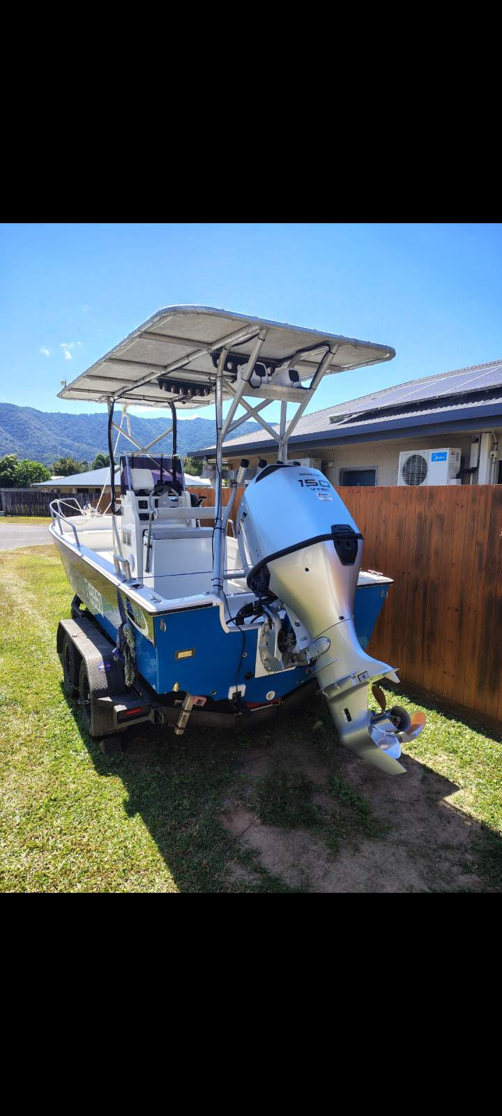 Hooker 6.0 Pro Fisherman Centre Console