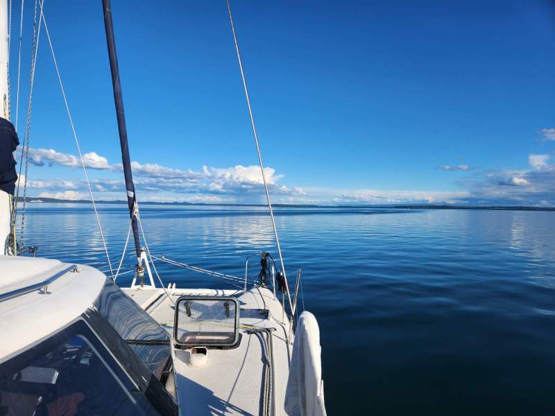 Seawind 1000 Four(4) Berth with Head/Shower amidships (1995)