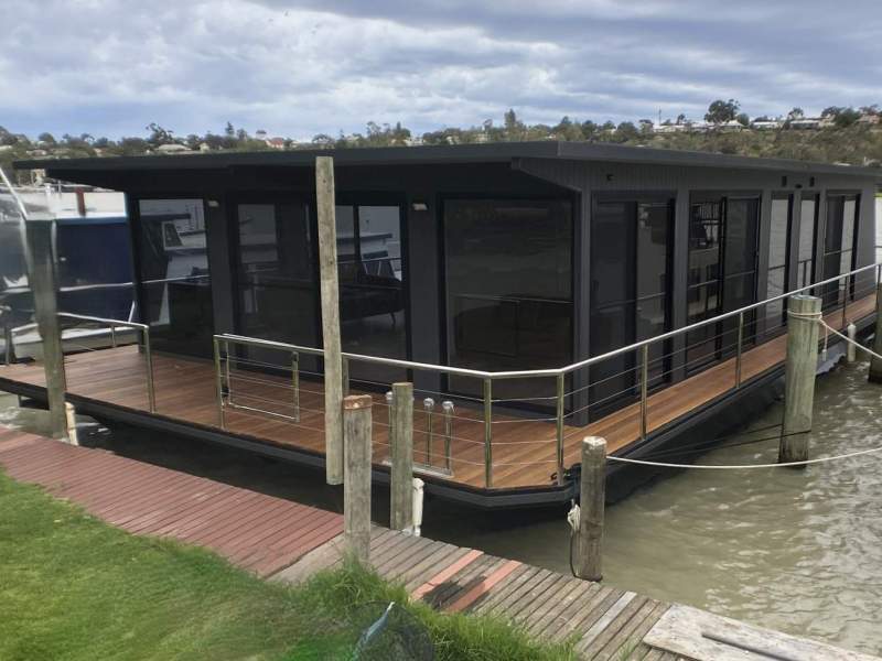 "Thrive" New 2025 2xBed, 2xBath, Pontoon Houseboat