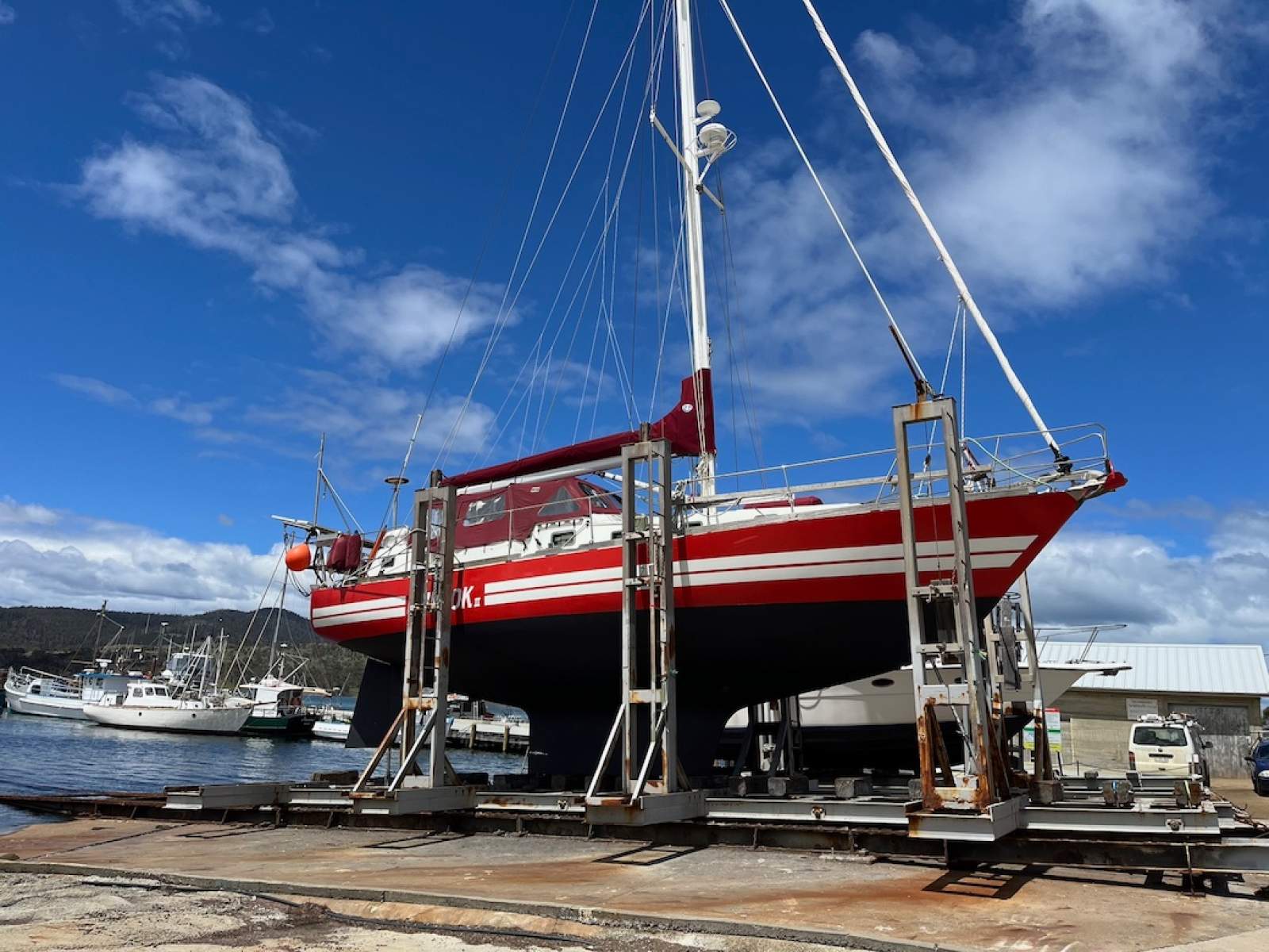 Adams 40CC Round bilge, Steel, Proven global cruiser:Fin keel 