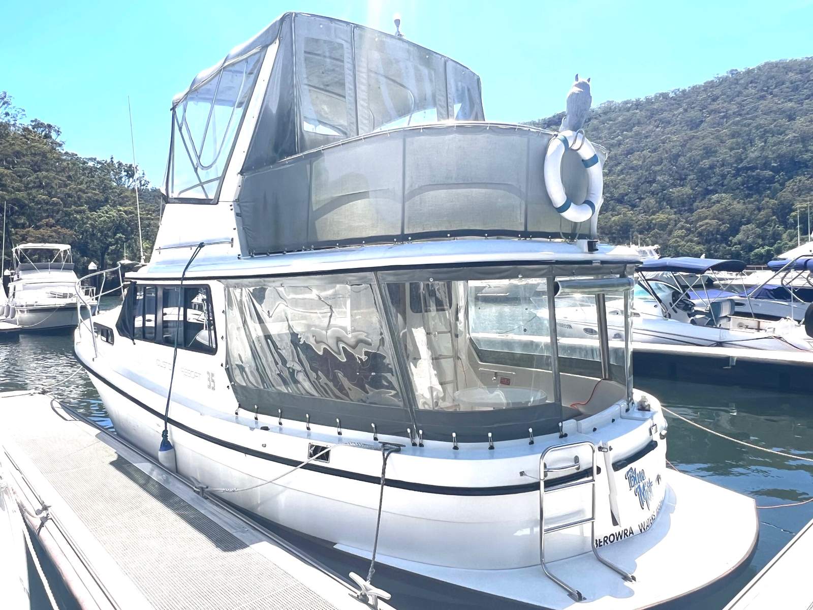 Cuddles 35 Resort Flybridge Custom