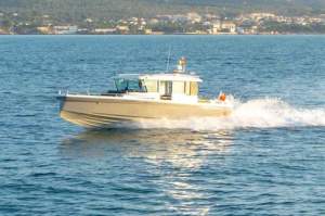 Axopar 37 XC Cross Cabin