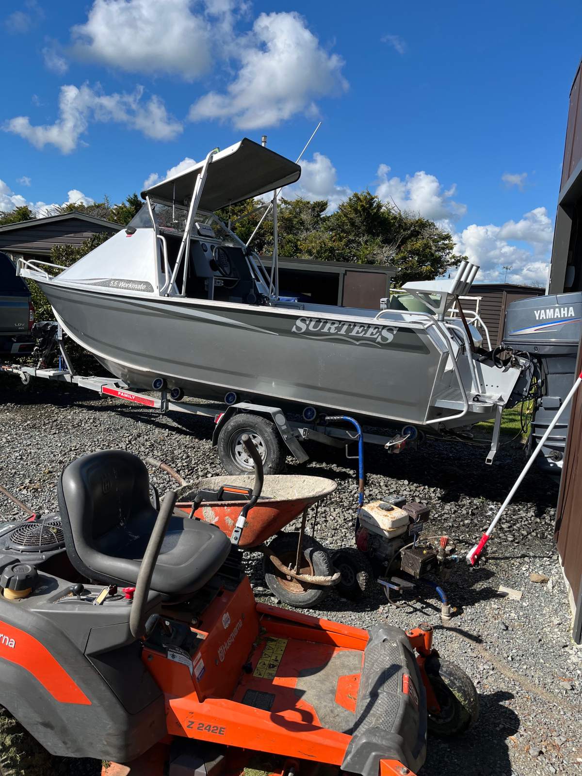 Surtees 550 Workmate Hard Top 90hp yamaha and fully galvanised trailer with pow