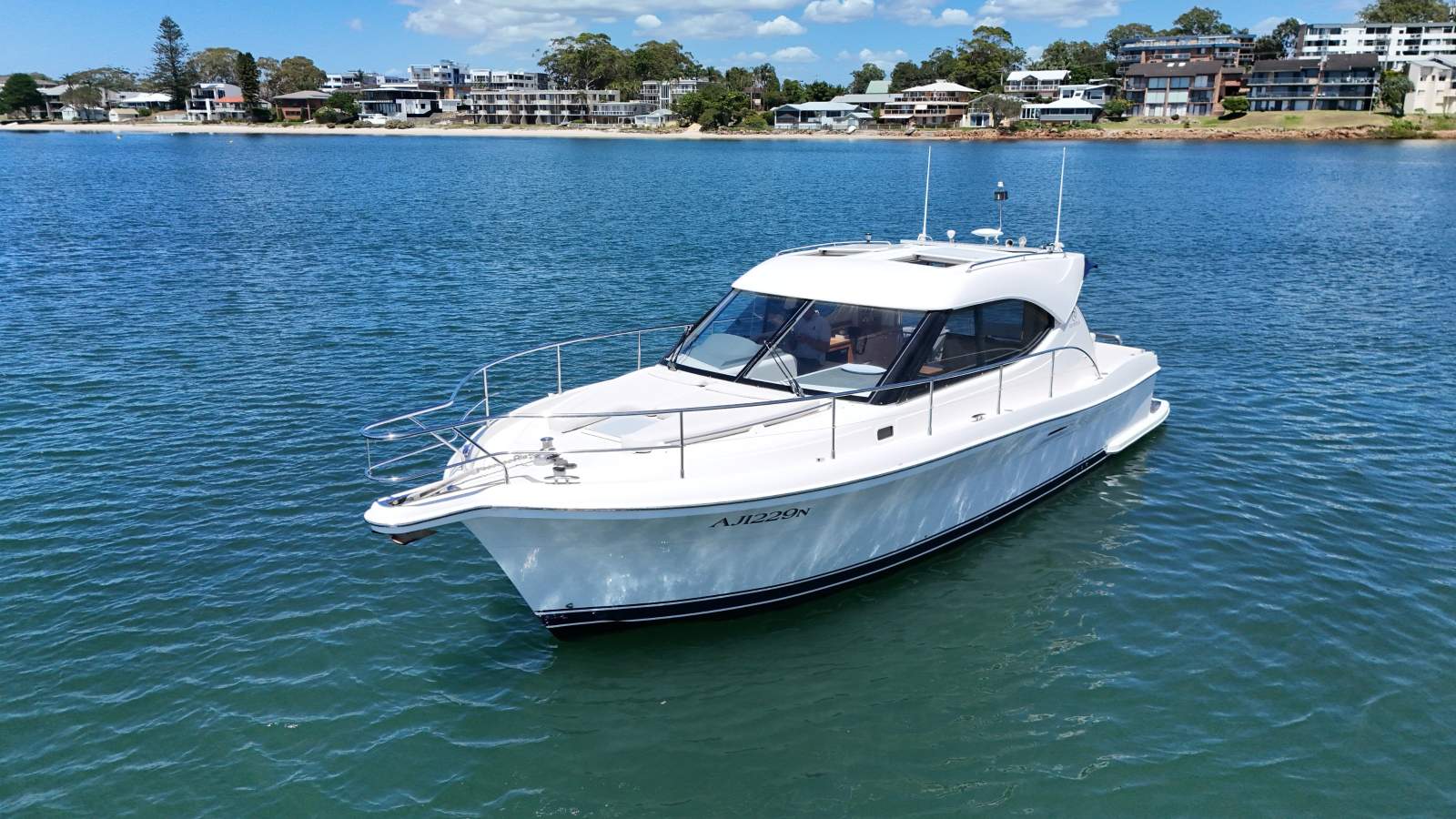 Riviera 3600 Sport Yacht