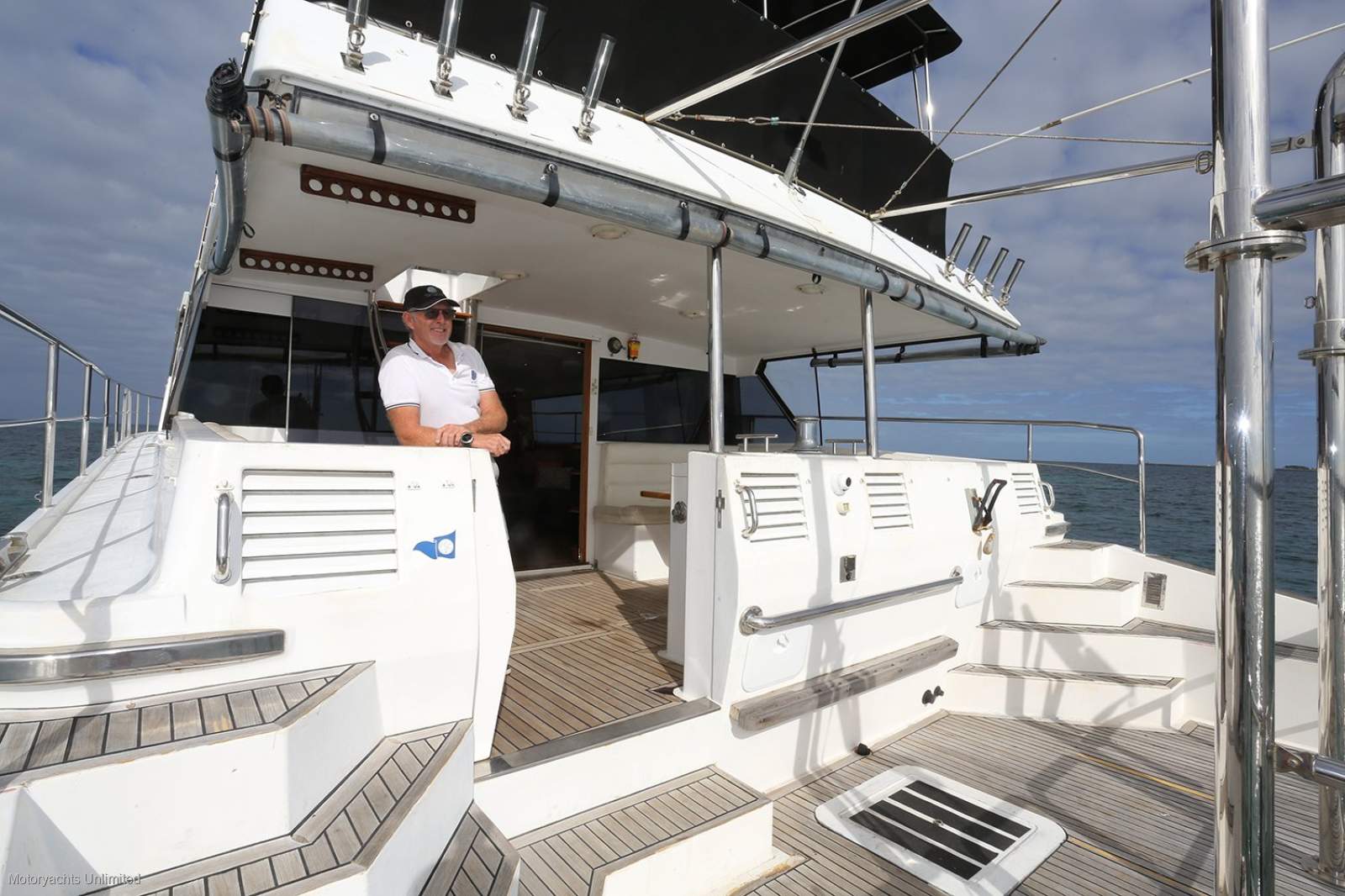 Carter 72 Custom Flybridge Cruiser - Live-aboard passagemaker For Sale ...