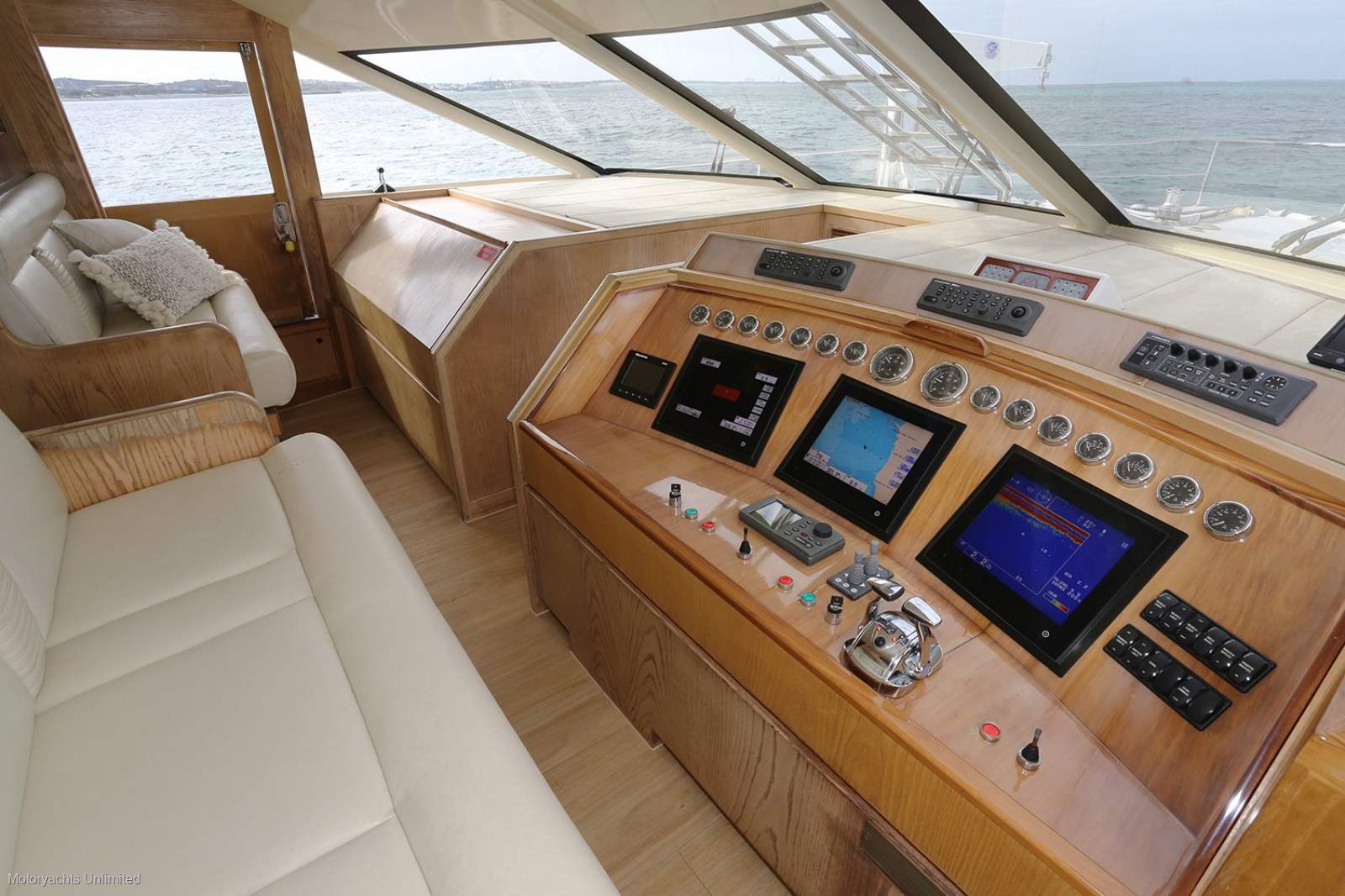 Carter 72 Custom Flybridge Cruiser - Live-aboard passagemaker For Sale ...