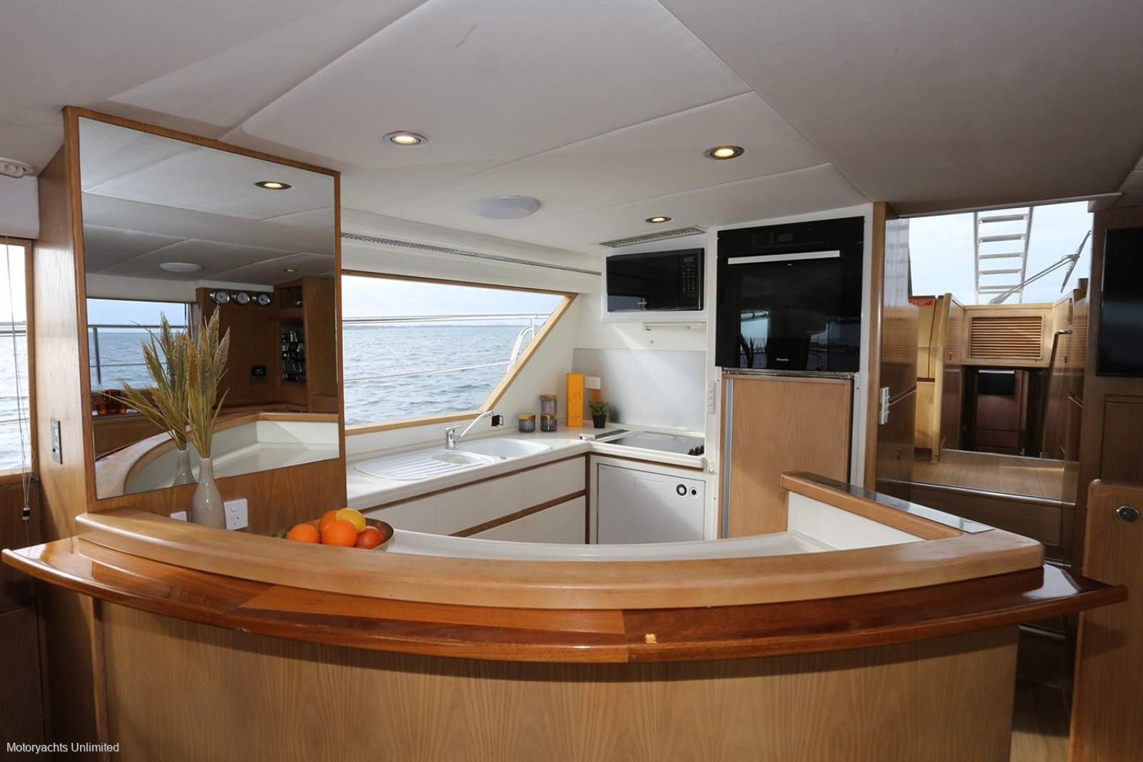Carter 72 Custom Flybridge Cruiser - Live-aboard passagemaker For Sale ...