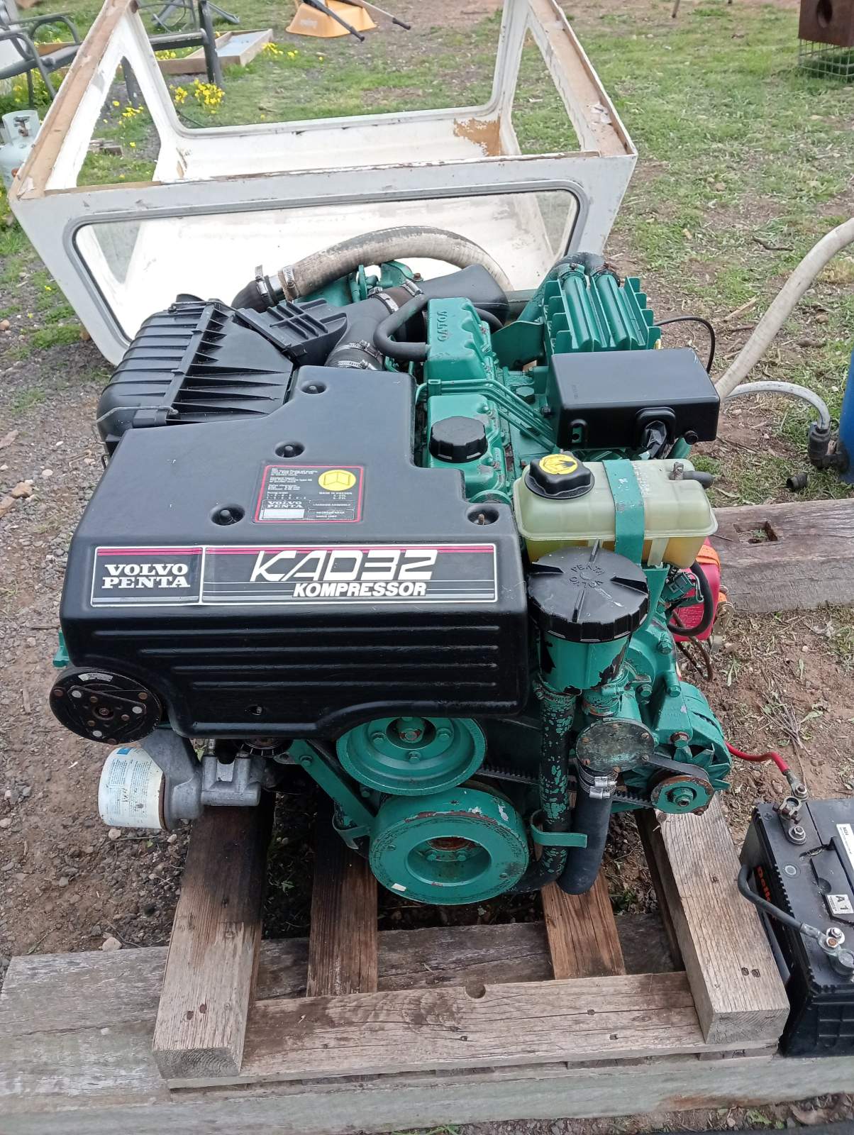 Volvo Penta KAD 32p marine engine