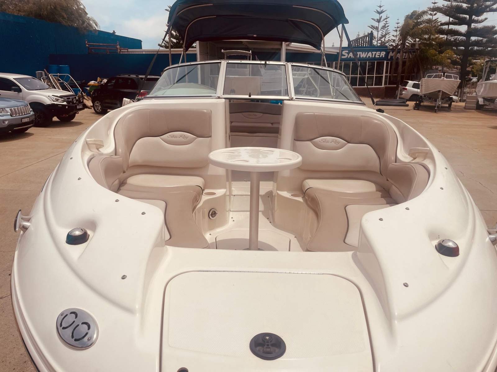 Sea Ray 220 Sundeck