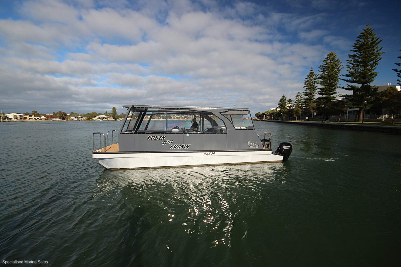 Bouvard Marine Party Boat 31P *** PERFECT MANDURAH BOATING *** $ 275,000 ***