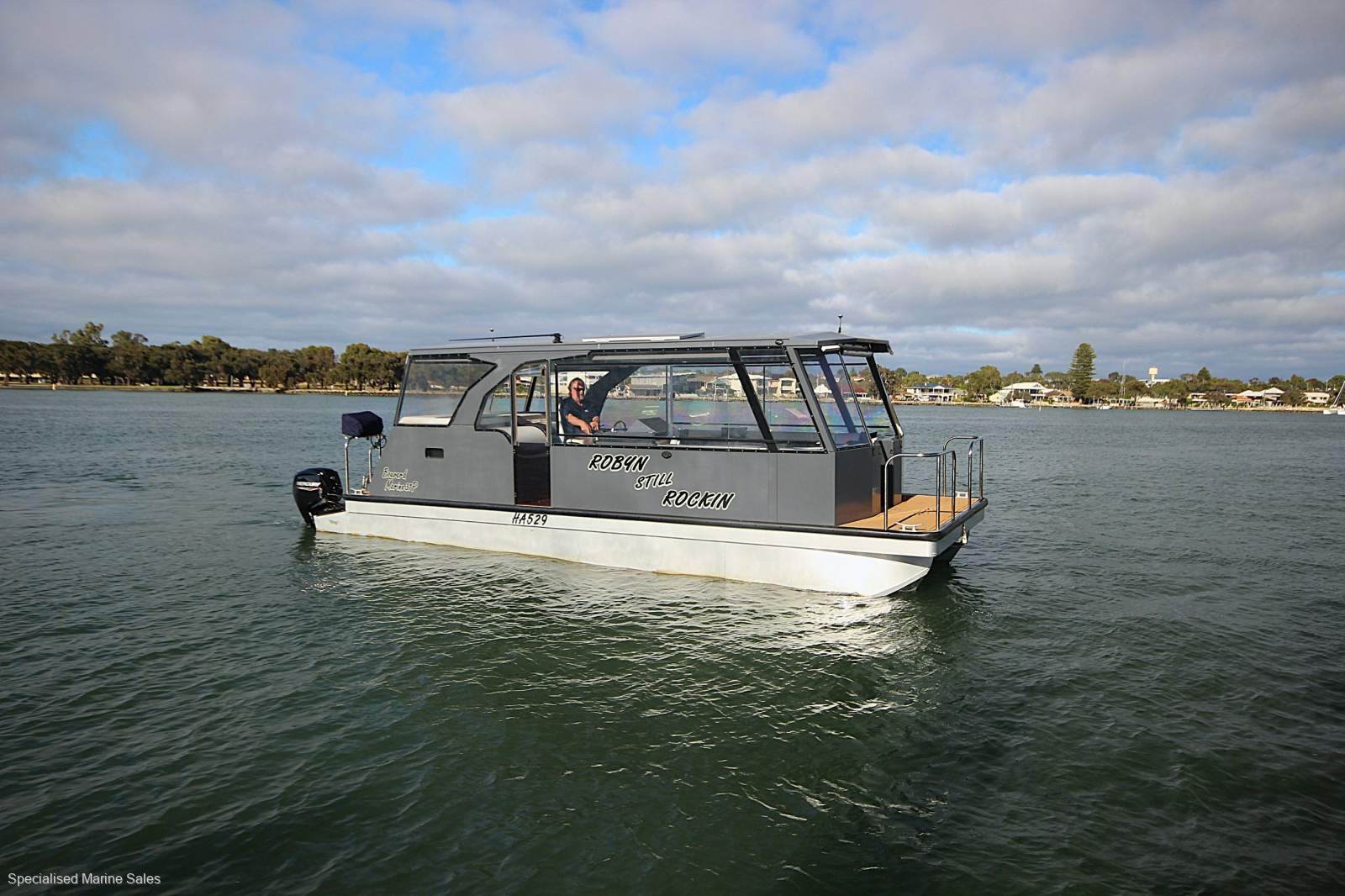 Bouvard Marine Party Boat 31P *** PERFECT MANDURAH BOATING *** $ 275,000 ***